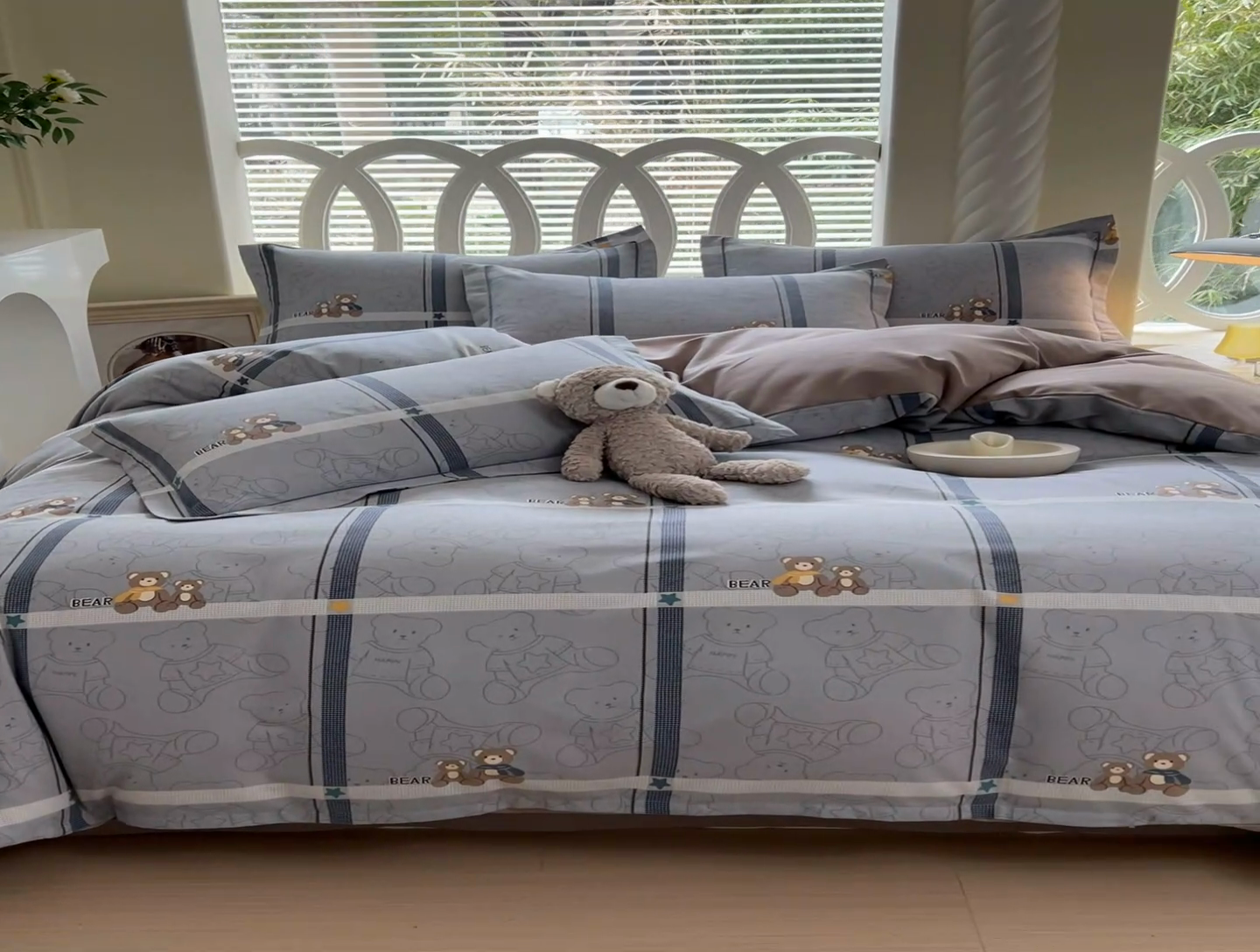 91家纺网 家纺一手货源 找家纺 威布斯 2025新款加厚纯棉全棉磨毛三件套四件套 绅士熊-灰