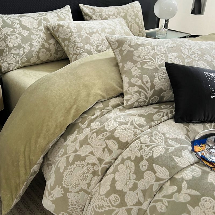 91家纺网 家纺一手货源 找家纺 HL原创 2024新款轻奢风雕花牛奶绒四件套 冬日恋歌