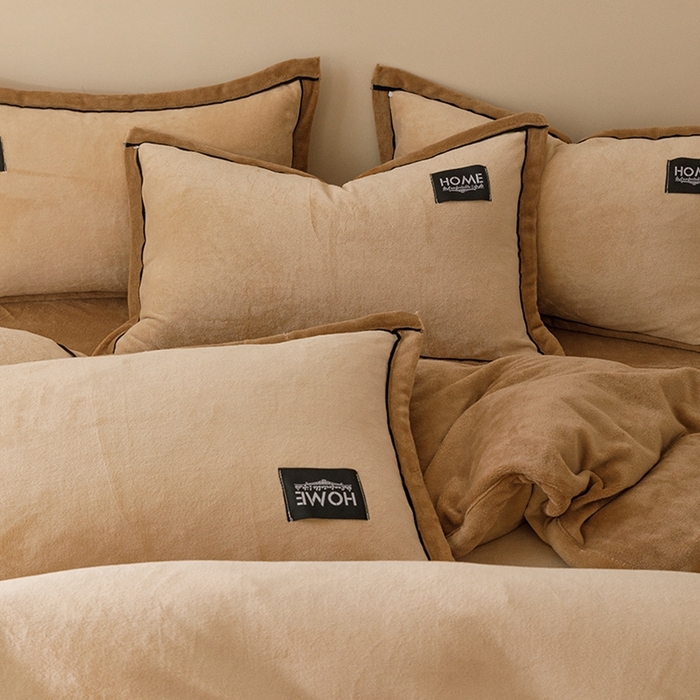 91家纺网 家纺一手货源 找家纺 蜜柚 2024新款纯色简约双拼高克重牛奶绒包边四件套 奶茶+可可咖