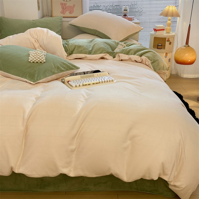 91家纺网 家纺一手货源 找家纺 857家居 2024新款A类牛奶绒纯色双拼四件套 奶昔绿