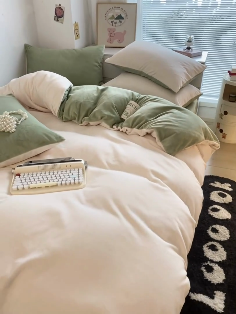 91家纺网 家纺一手货源 找家纺 857家居 2024新款A类牛奶绒纯色双拼四件套 奶昔绿