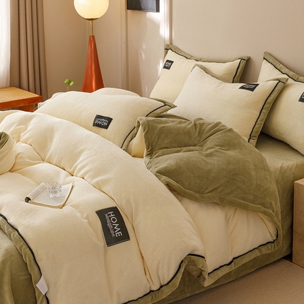 91家纺网 家纺一手货源 找家纺 （总）蜜柚 2024新款纯色简约双拼高克重牛奶绒包边四件套1