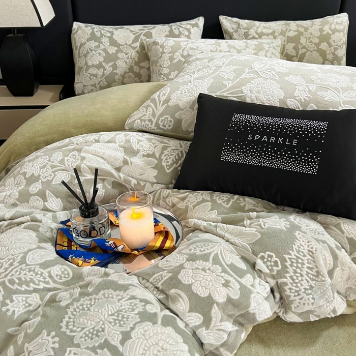 91家纺网 家纺一手货源 找家纺 HL原创 2024新款轻奢风雕花牛奶绒四件套 冬日恋歌