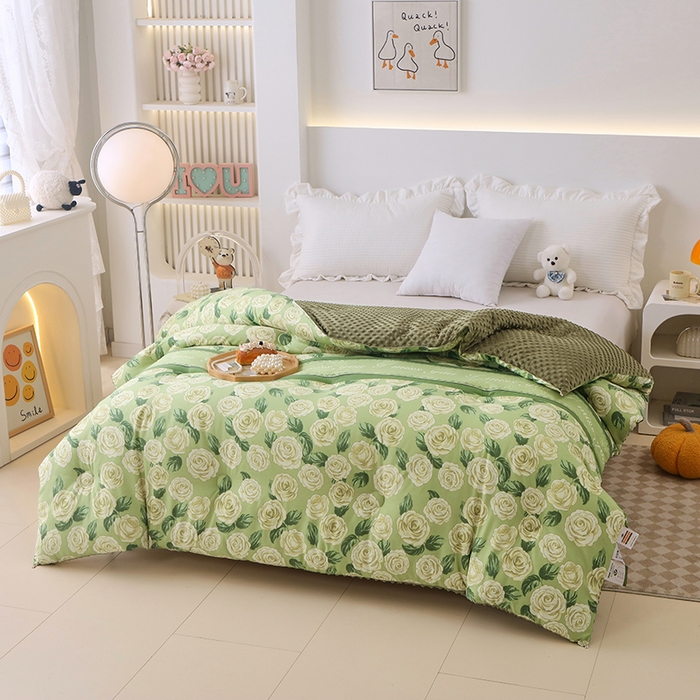 91家纺网 家纺一手货源 找家纺 爱宝被业 2025新款水洗棉双层纱豆豆绒被 迷恋