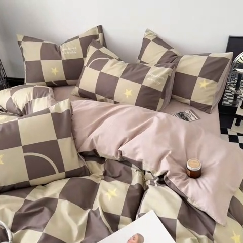 91家纺网 家纺一手货源 找家纺 呗旺鹿 2024新款全棉印花休闲风四件套 巧乐兹