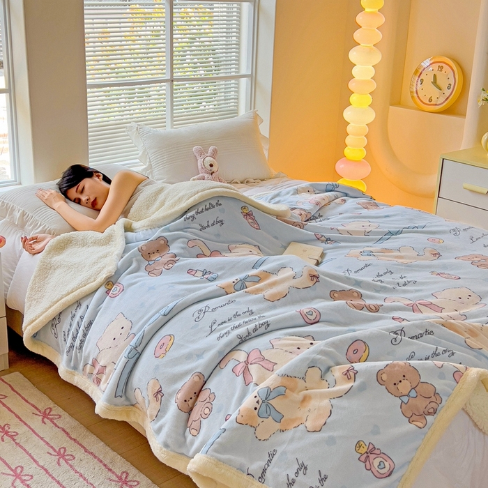 91家纺网 家纺一手货源 找家纺 鑫喜莱家纺 2024新款牛奶绒羊羔绒盖毯毛毯毯子午睡毯 蝴蝶结小猫