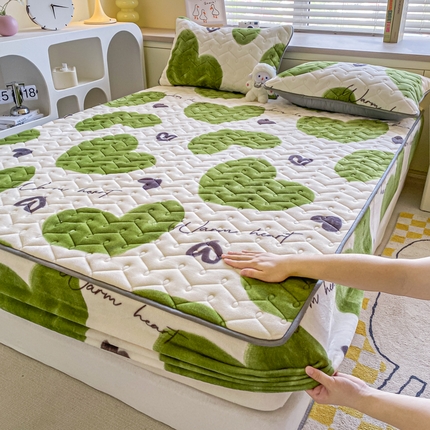 卡伦家纺 2025新款A类牛奶绒大豆纤维抗菌夹棉床笠 心相印