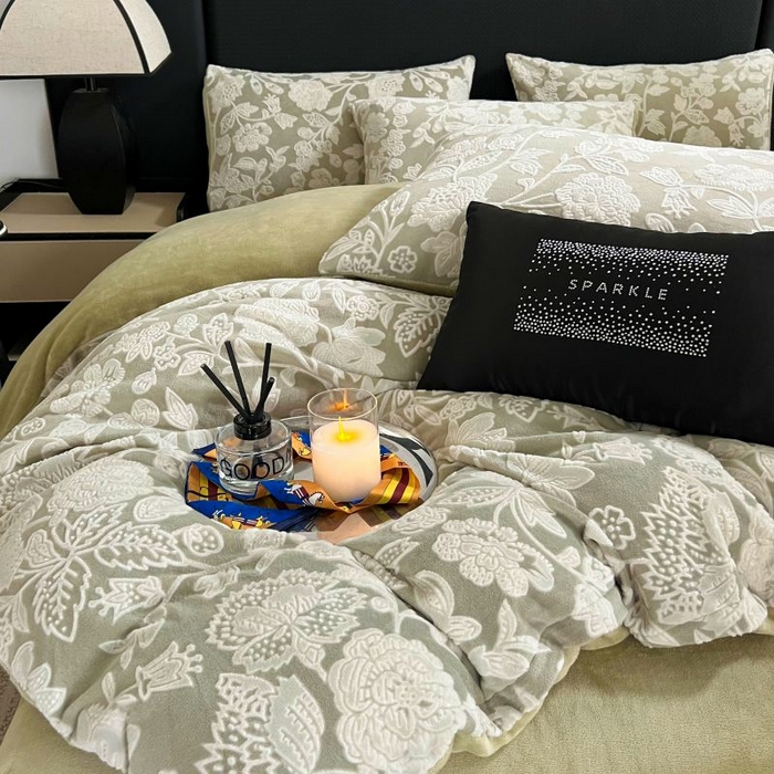 91家纺网 家纺一手货源 找家纺 HL原创 2024新款轻奢风雕花牛奶绒四件套 冬日恋歌