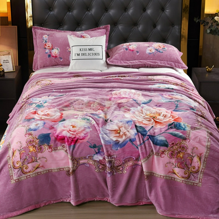 91家纺网 家纺一手货源 找家纺 好艺佳毛毯 2025新款升级多功能3D数码印花毛毯 被套两用拉舍尔云毯 良辰美景-粉