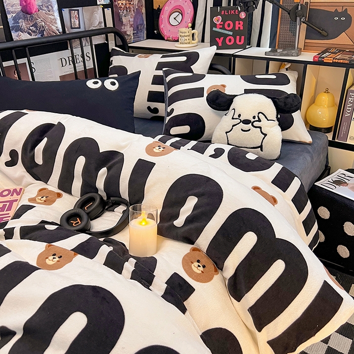 91家纺网 家纺一手货源 找家纺 HL原创 2024新款黑色场景印花牛奶绒四件套 巧克力豆