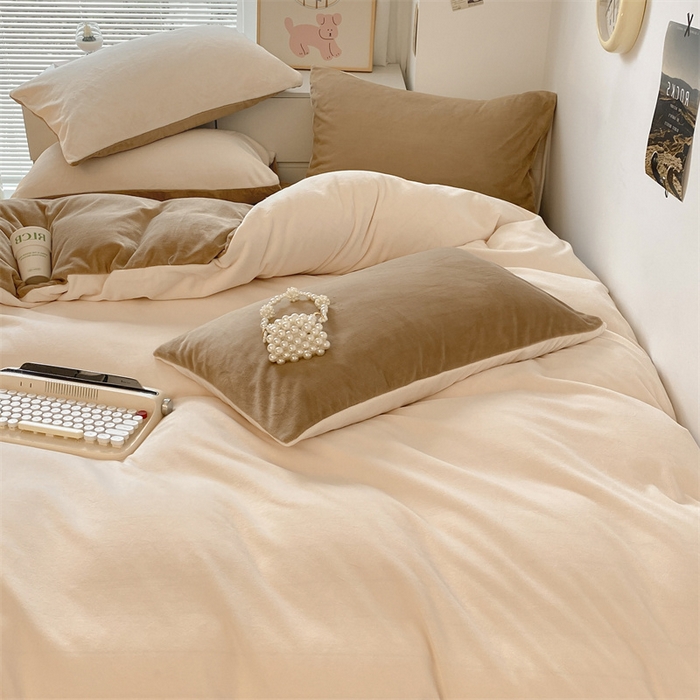 91家纺网 家纺一手货源 找家纺 857家居 2024新款A类牛奶绒纯色双拼四件套 巧克力奶昔