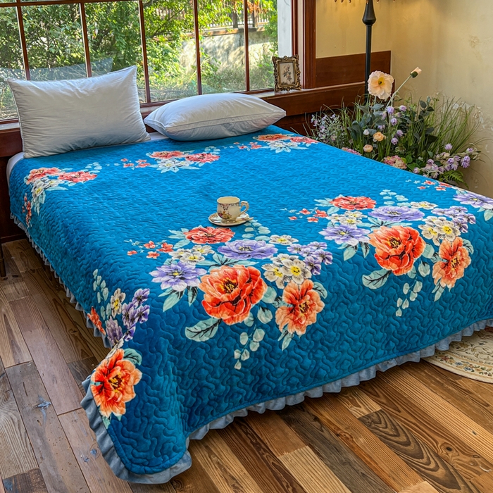 91家纺网 家纺一手货源 找家纺 有品 2025年牛奶绒花边5D跑量款夹棉床盖 富贵花开