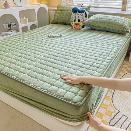 卡伦家纺 2025新款A类牛奶绒大豆纤维抗菌夹棉床笠 抹茶绿