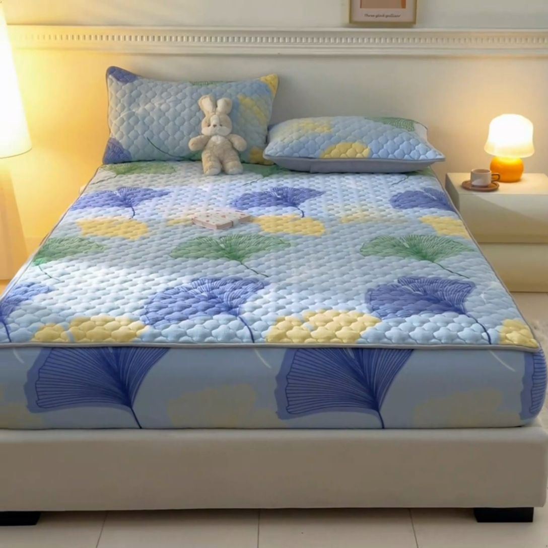 91家纺网 家纺一手货源 找家纺 卡伦家纺 2025新款A类牛奶绒大豆纤维抗菌夹棉床笠 金叶飘香