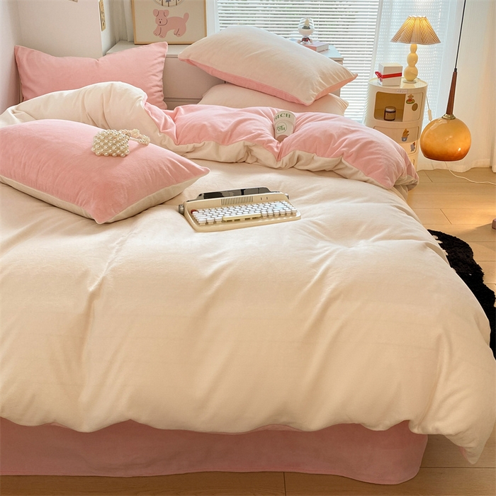 91家纺网 家纺一手货源 找家纺 857家居 2024新款A类牛奶绒纯色双拼四件套 奶昔粉