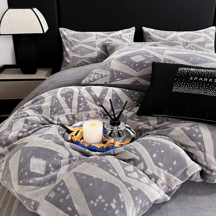 91家纺网 家纺一手货源 找家纺 HL原创 2024新款轻奢风雕花牛奶绒四件套 都市