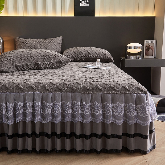 91家纺网 家纺一手货源 找家纺 艾裙海 2025新款180克塔肤绒蕾丝床裙 高级灰