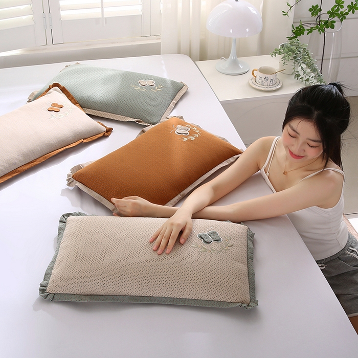 91家纺网 家纺一手货源 找家纺 （总）蔻眠 2024新款蝶梦-全棉立体刺绣甜荞麦护颈枕芯学生成人枕头