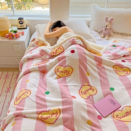 鑫喜莱家纺 2024新款牛奶绒羊羔绒盖毯毛毯毯子午睡毯 条纹爱心粉