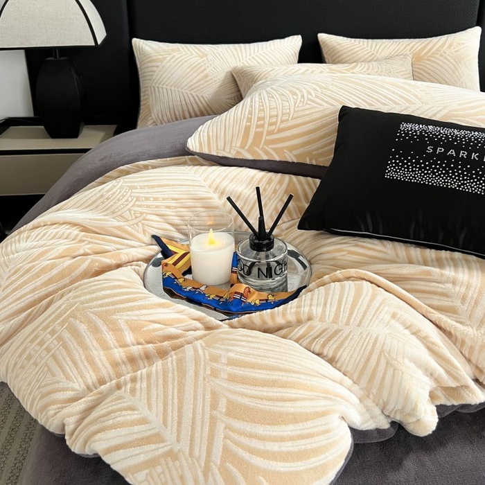 91家纺网 家纺一手货源 找家纺 HL原创 2024新款轻奢风雕花牛奶绒四件套 丛林-黄