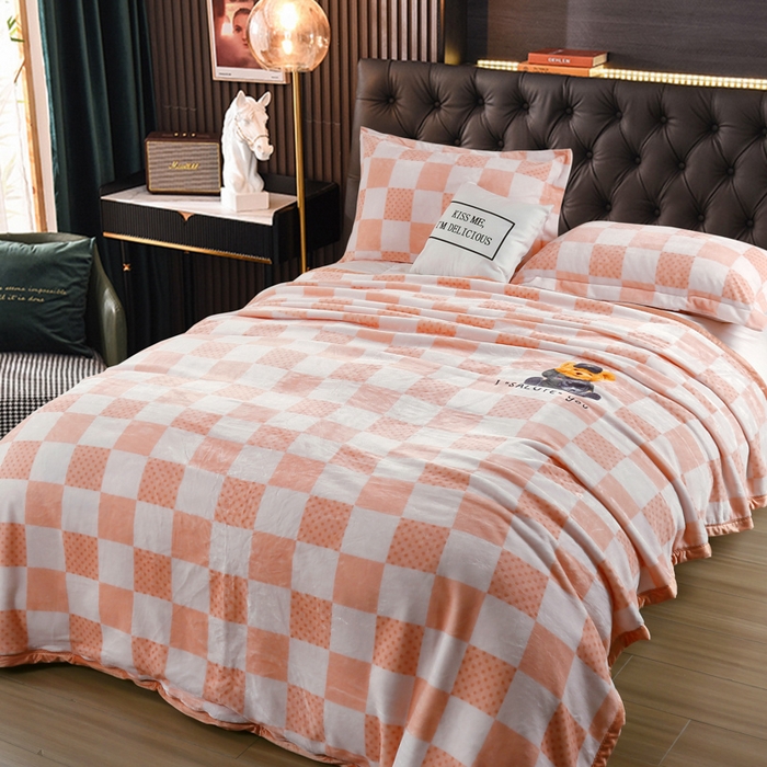 91家纺网 家纺一手货源 找家纺 好艺佳毛毯 2025新款升级多功能3D数码印花毛毯 被套两用拉舍尔云毯 小熊棋盘格