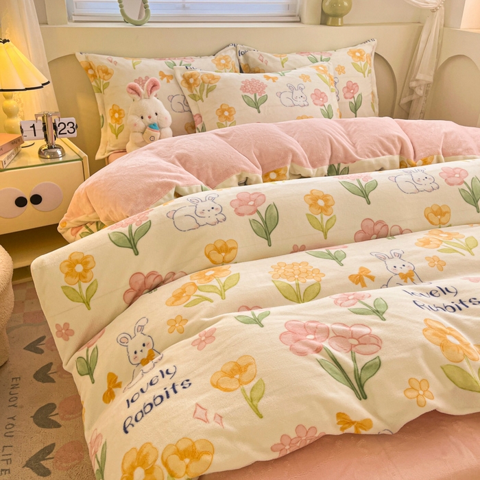 91家纺网 家纺一手货源 找家纺 梦之岛 2024新款高克重小清新印花牛奶绒保暖四件套 田园兔兔