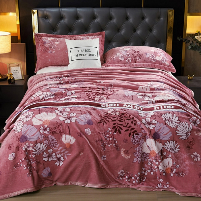 91家纺网 家纺一手货源 找家纺 好艺佳毛毯 2025新款升级多功能3D数码印花毛毯 被套两用拉舍尔云毯 金枝玉叶-豆沙