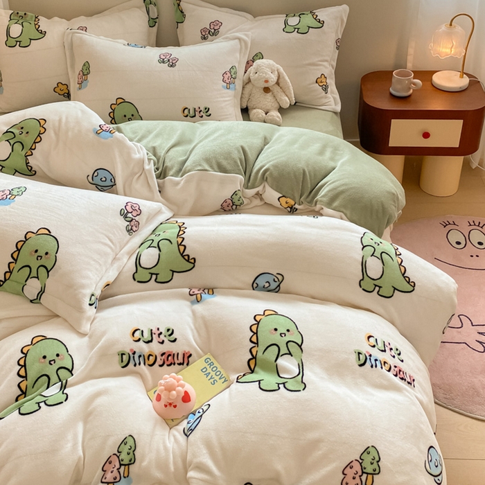 91家纺网 家纺一手货源 找家纺 梦之岛 2024新款高克重小清新印花牛奶绒保暖四件套 小恐龙