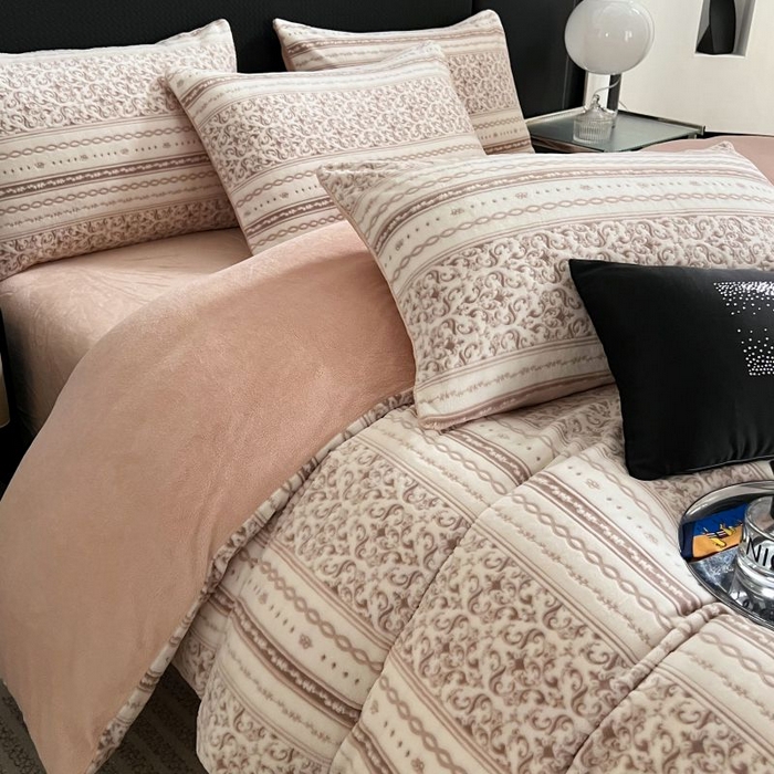 91家纺网 家纺一手货源 找家纺 HL原创 2024新款轻奢风雕花牛奶绒四件套 安娜