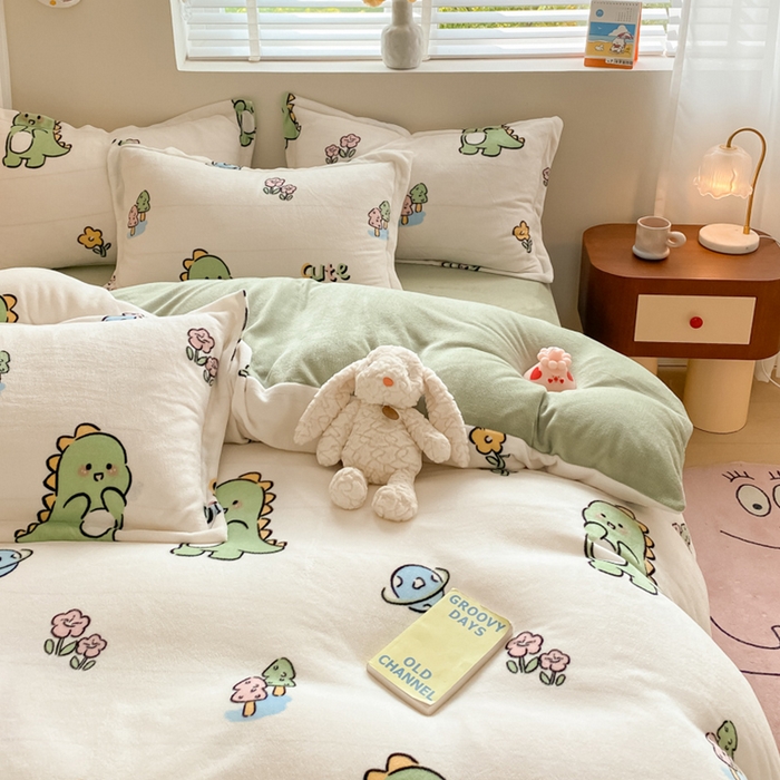 91家纺网 家纺一手货源 找家纺 梦之岛 2024新款高克重小清新印花牛奶绒保暖四件套 小恐龙