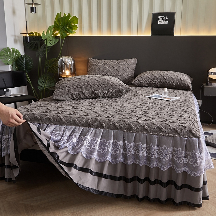 91家纺网 家纺一手货源 找家纺 艾裙海 2025新款180克塔肤绒蕾丝床裙 高级灰