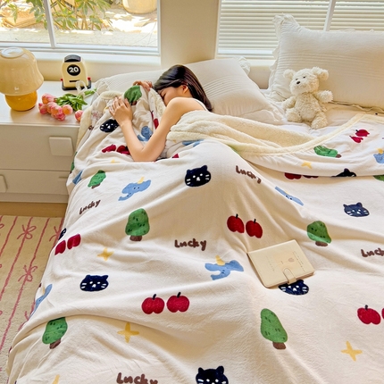 鑫喜莱家纺 2024新款牛奶绒羊羔绒盖毯毛毯毯子午睡毯 萌趣森林