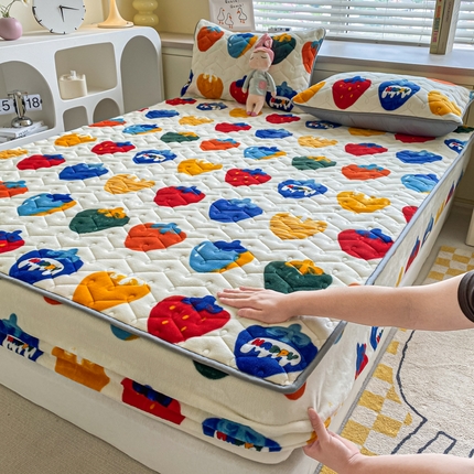 91家纺网 家纺一手货源 找家纺 （总）卡伦家纺 2025新款A类牛奶绒大豆纤维抗菌夹棉床笠