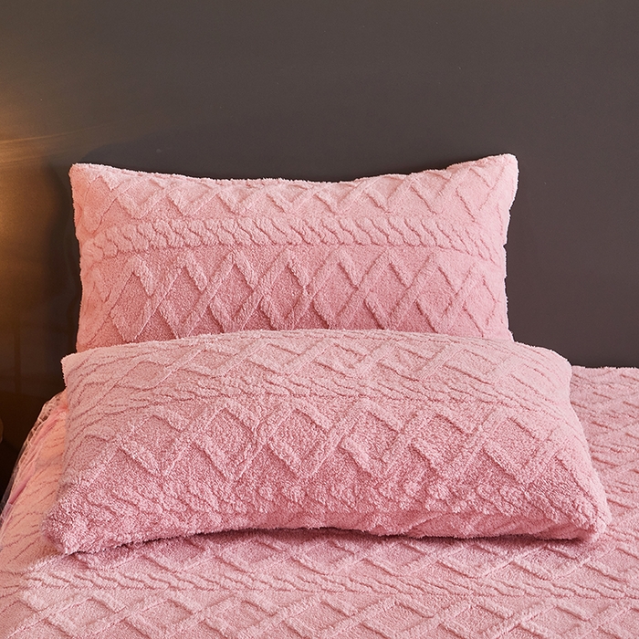 91家纺网 家纺一手货源 找家纺 艾裙海 2025新款180克塔肤绒蕾丝床裙 樱花粉