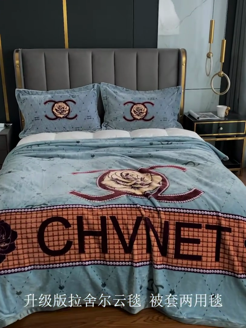 91家纺网 家纺一手货源 找家纺 好艺佳毛毯 2025新款升级多功能3D数码印花毛毯 被套两用拉舍尔云毯 良辰美景-粉