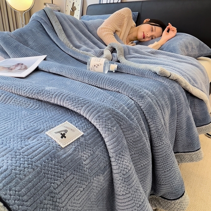 91家纺网 家纺一手货源 找家纺 （总）欧邦 新款简约针织绒毯牛奶绒包边单层毛毯