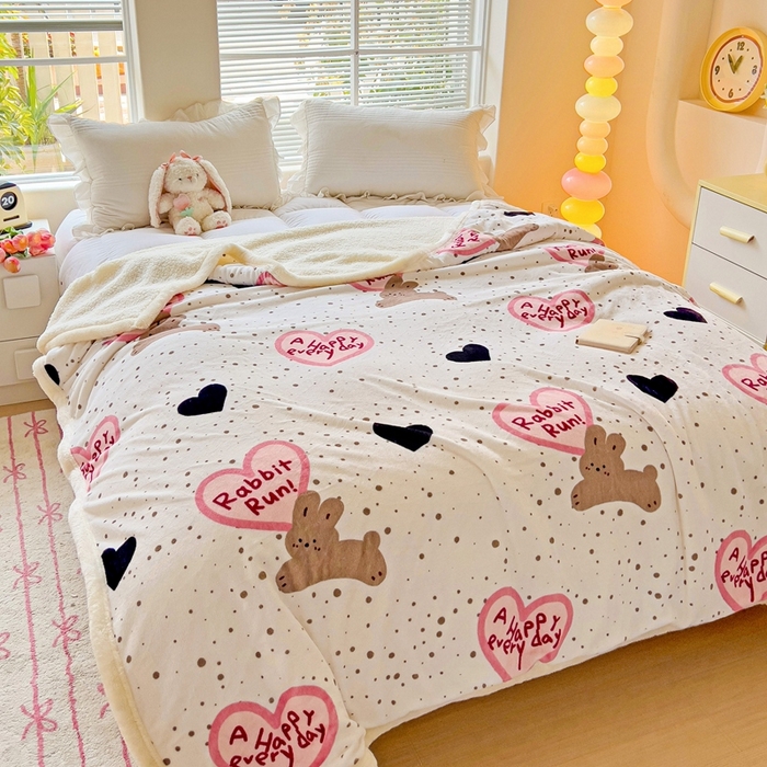 91家纺网 家纺一手货源 找家纺 鑫喜莱家纺 2024新款牛奶绒羊羔绒盖毯毛毯毯子午睡毯 多巴胺小兔