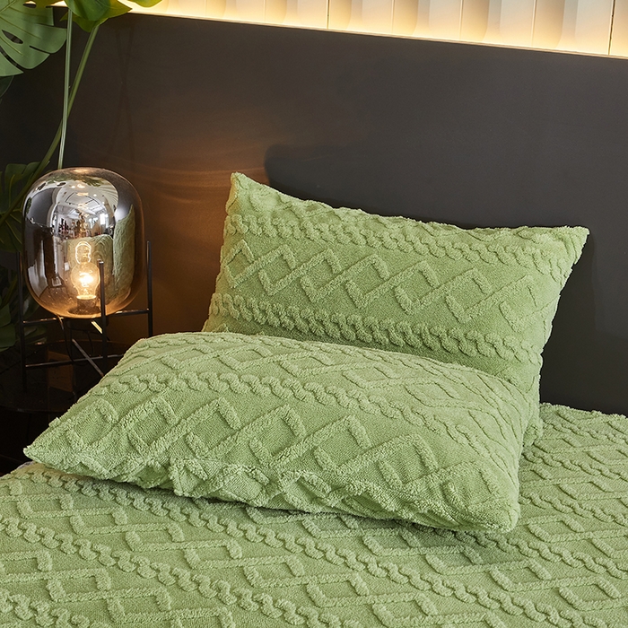 91家纺网 家纺一手货源 找家纺 艾裙海 2025新款180克塔肤绒蕾丝床裙 香草绿