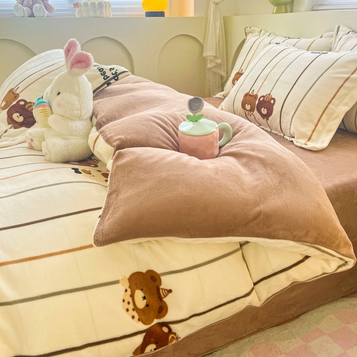 91家纺网 家纺一手货源 找家纺 梦之岛 2024新款高克重小清新印花牛奶绒保暖四件套 萌趣熊