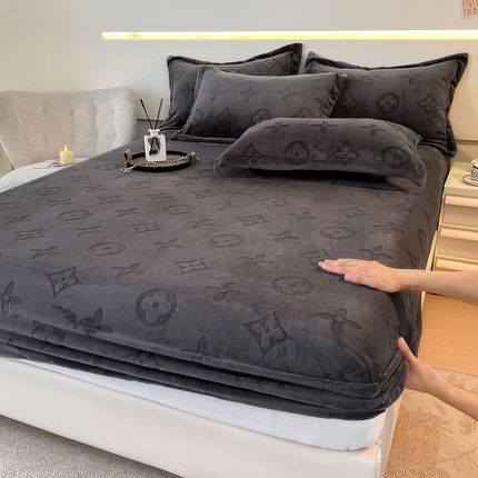 91家纺网 家纺一手货源 找家纺 （总）金丝兔 2025新款加密高克重纯色牛奶绒床笠剪花牛奶绒单床笠跨境外贸爆款