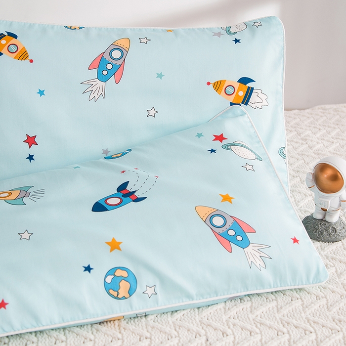 91家纺网 家纺一手货源 找家纺 2024新款A类60支印花儿童枕头套 火箭