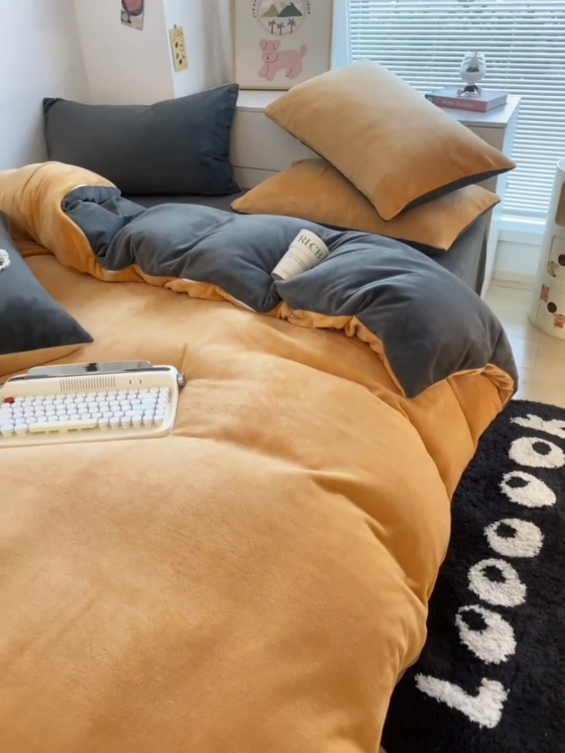 91家纺网 家纺一手货源 找家纺 857家居 2024新款A类牛奶绒纯色双拼四件套 火山橙