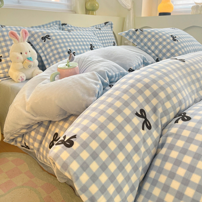 91家纺网 家纺一手货源 找家纺 梦之岛 2024新款高克重小清新印花牛奶绒保暖四件套 蝴蝶结-天蓝