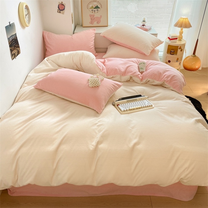 91家纺网 家纺一手货源 找家纺 857家居 2024新款A类牛奶绒纯色双拼四件套 奶昔粉