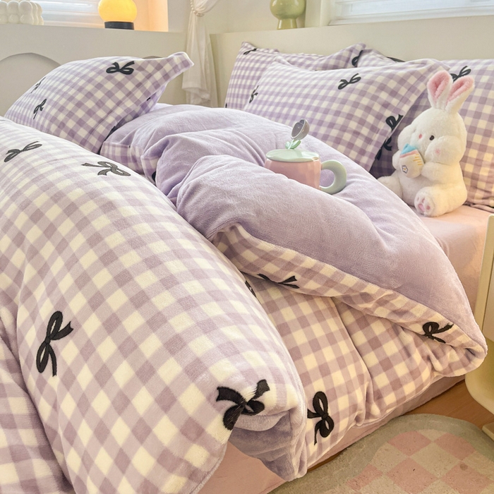 91家纺网 家纺一手货源 找家纺 梦之岛 2024新款高克重小清新印花牛奶绒保暖四件套 蝴蝶结-浅紫