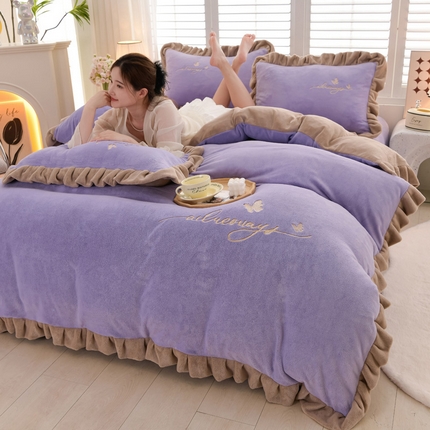 91家纺网 家纺一手货源 找家纺 （总）湘雪 2025新款高克重纯色刺绣绣花双层花边款牛奶绒羽蝶款