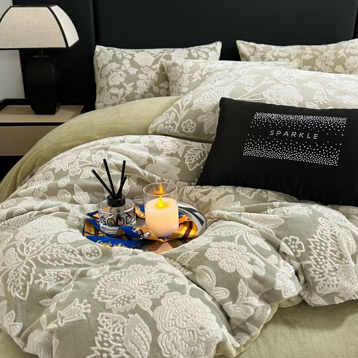 91家纺网 家纺一手货源 找家纺 HL原创 2024新款轻奢风雕花牛奶绒四件套 冬日恋歌