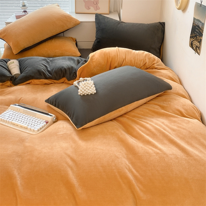 91家纺网 家纺一手货源 找家纺 857家居 2024新款A类牛奶绒纯色双拼四件套 火山橙