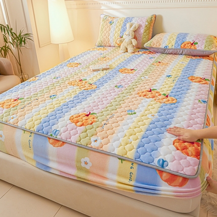 91家纺网 家纺一手货源 找家纺 （总）卡伦家纺 2025新款A类牛奶绒大豆纤维抗菌夹棉床笠