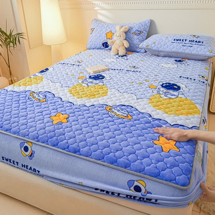 91家纺网 家纺一手货源 找家纺 （总）卡伦家纺 2025新款A类牛奶绒大豆纤维抗菌夹棉床笠